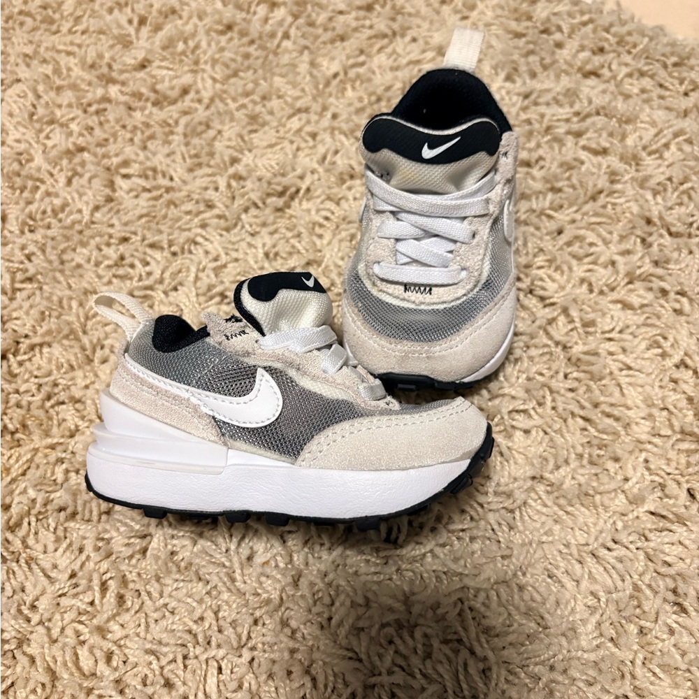 Nike Kids waffles - TAN, BLK and White